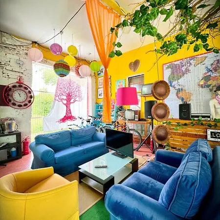 Caravan Of By Casa Artes *